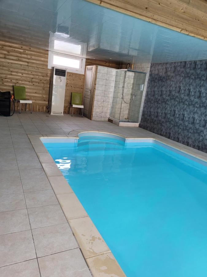 Au Relais Du Canal A Grand Gabarit Nesle Exterior photo